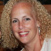 Debbie Farantzos